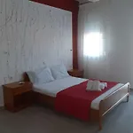 Pura