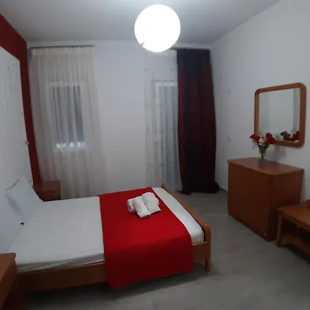 Pura Casa de hóspedes Durrës
